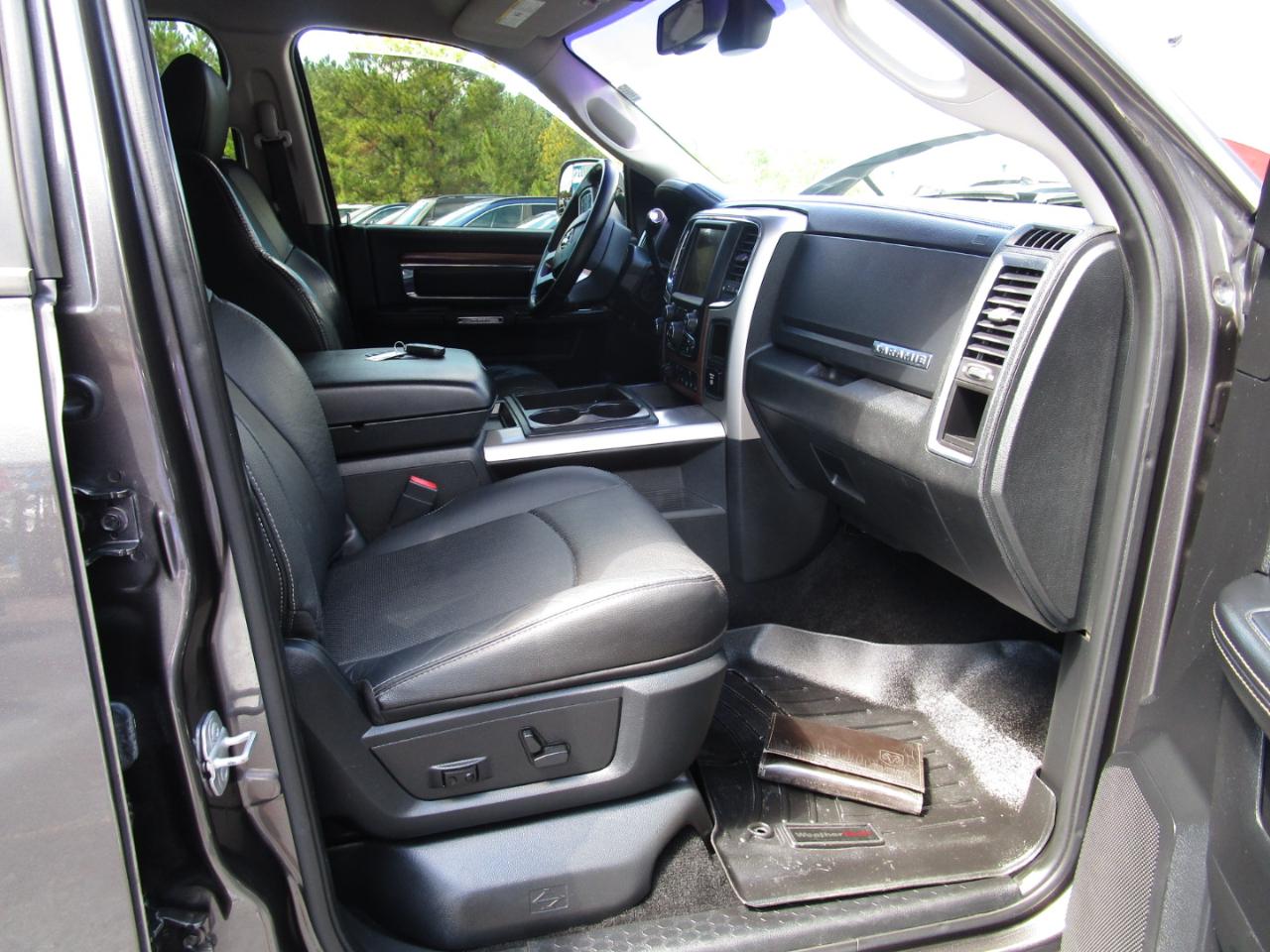 RAM 2500 4WD Crew Cab 149" Laramie 2015