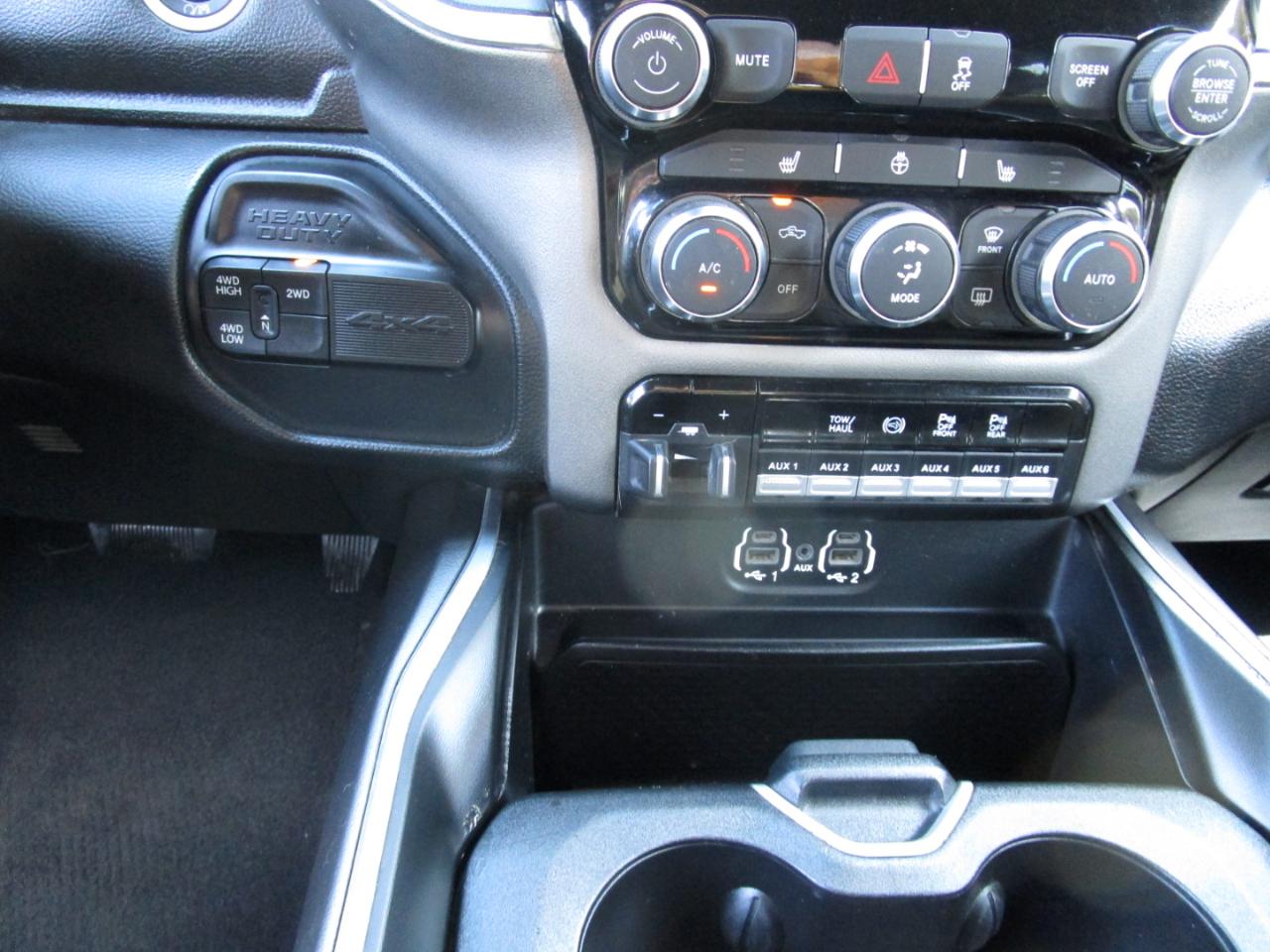 RAM 3500 Lone Star 4x4 Mega Cab 6'4" Box 2020