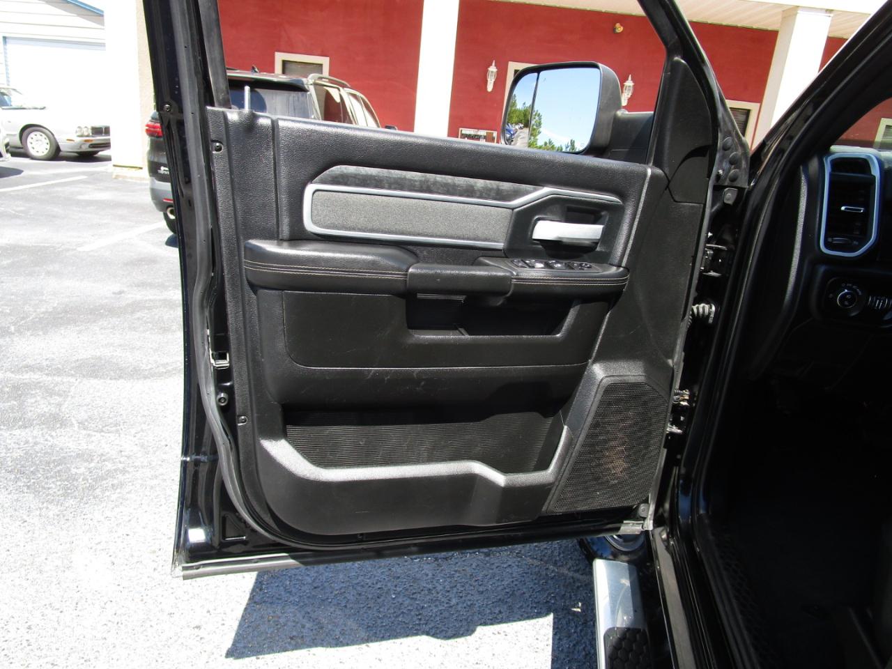 RAM 3500 Lone Star 4x4 Mega Cab 6'4" Box 2020