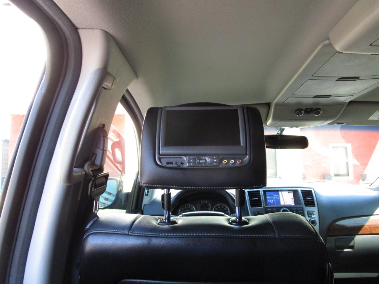 Nissan Armada 2WD 4dr Platinum 2015