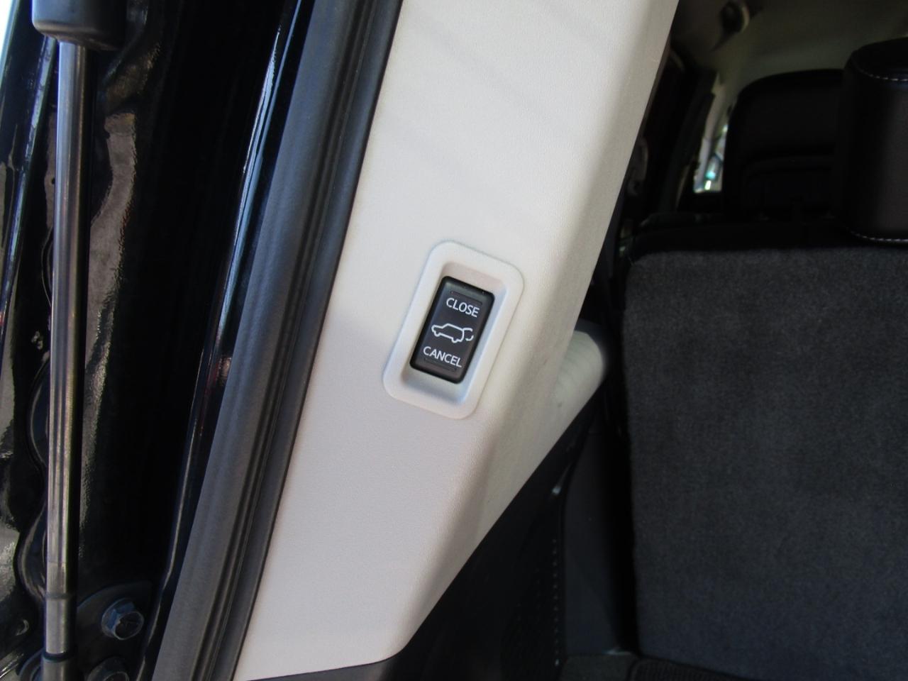 Nissan Armada 2WD 4dr Platinum 2015