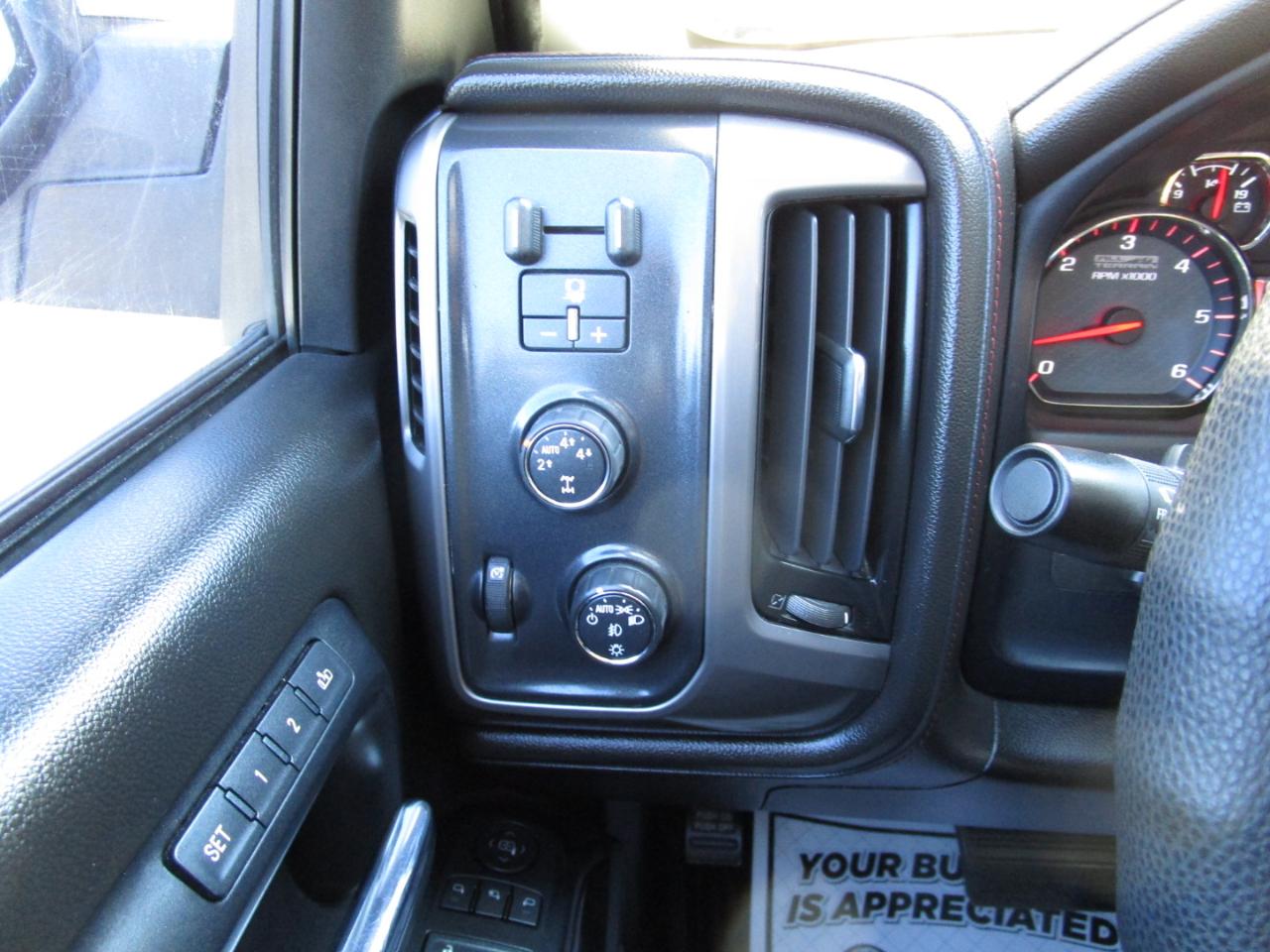 GMC Sierra 1500 4WD Crew Cab 143.5" SLT 2014