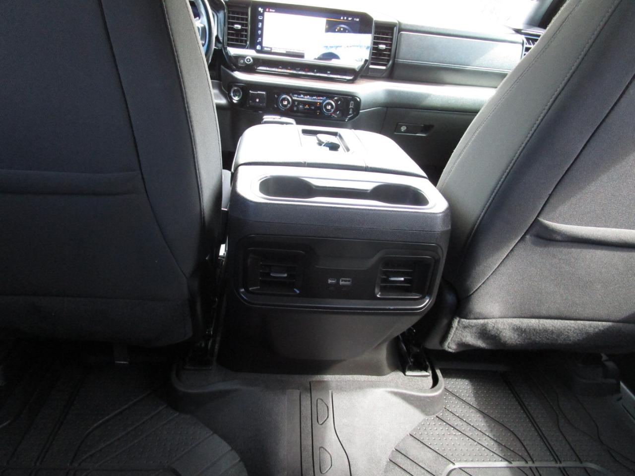Chevrolet Silverado 1500 2WD Crew Cab 147" RST 2022
