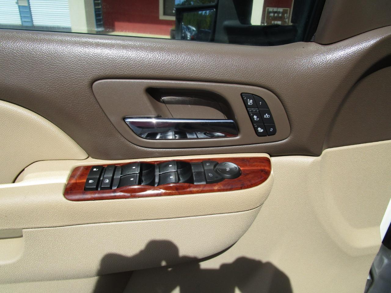 Chevrolet Silverado 2500HD 4WD Crew Cab 153.7" LTZ 2012
