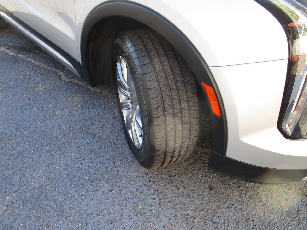Cadillac XT4 FWD 4dr Premium Luxury 2021