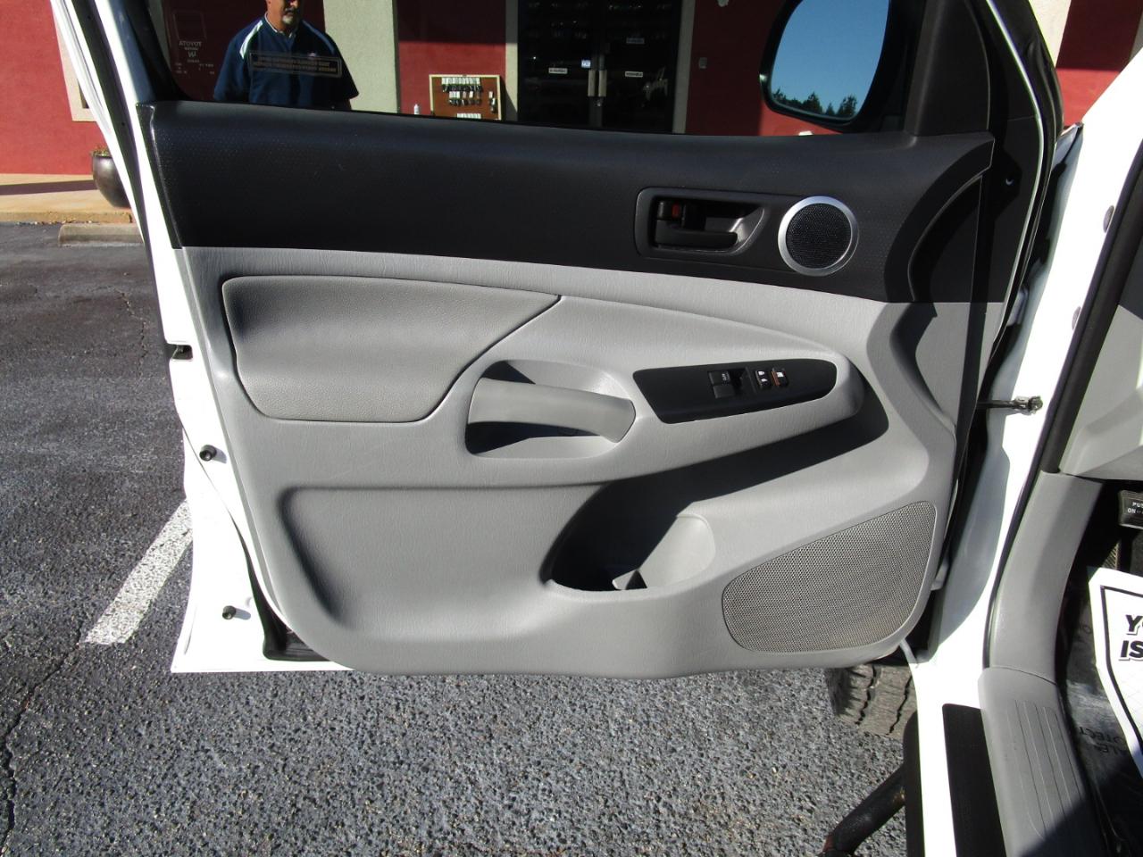 Toyota Tacoma 2WD Access Cab V6 AT PreRunner (Natl) 2012