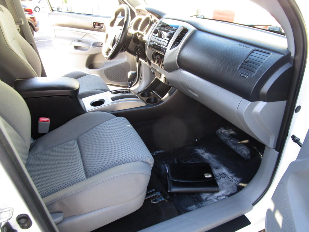 Toyota Tacoma 2WD Access Cab V6 AT PreRunner (Natl) 2012