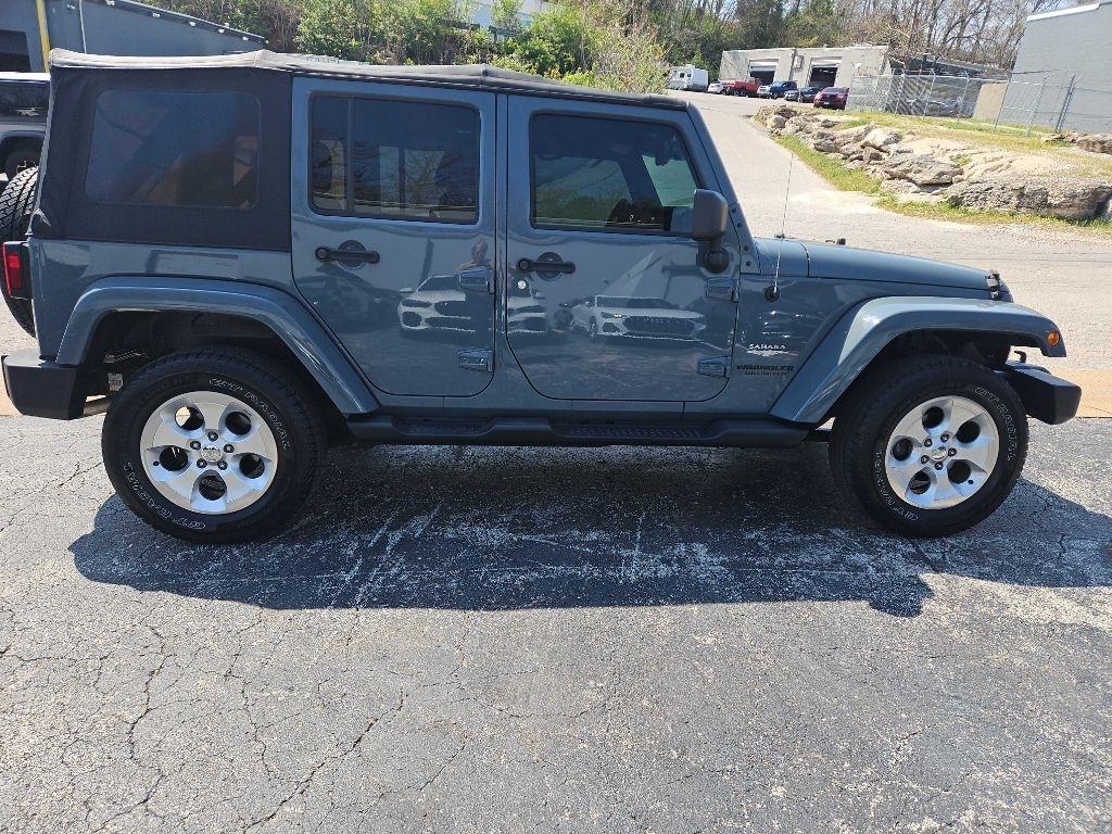 Jeep Wrangler Unlimited Sahara 4WD 2014