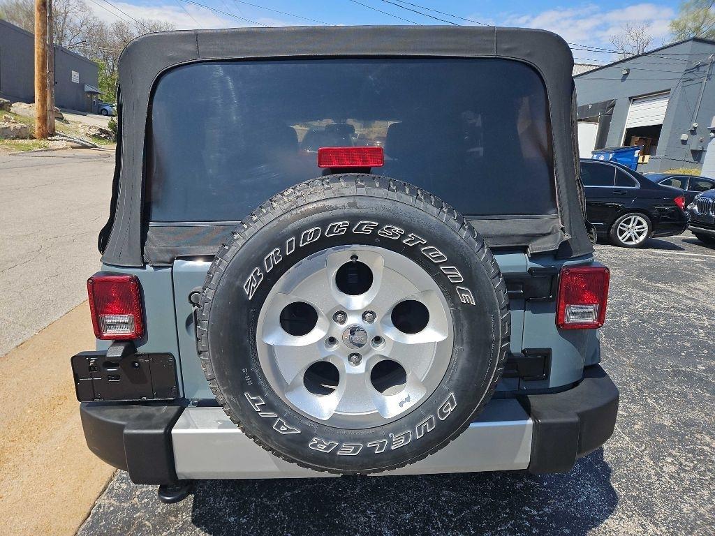 Jeep Wrangler Unlimited Sahara 4WD 2014