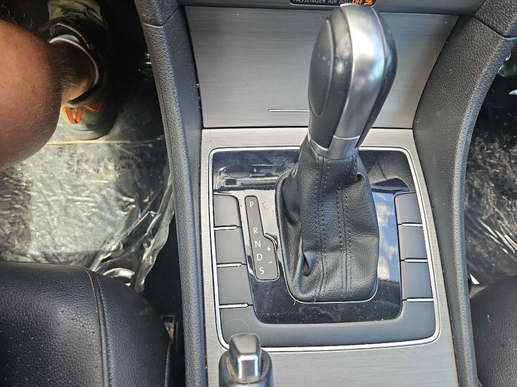 Volkswagen Passat 1.8T SE AT PZEV 2014