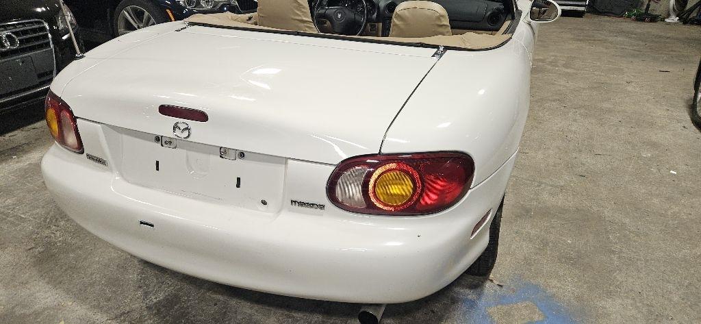 Mazda MX-5 Miata Base 1999