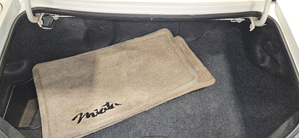 Mazda MX-5 Miata Base 1999