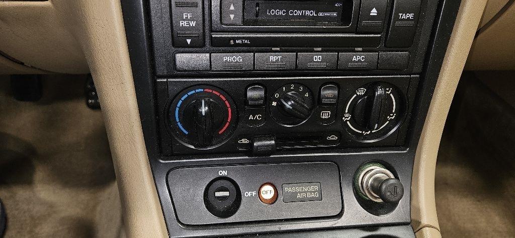 Mazda MX-5 Miata Base 1999