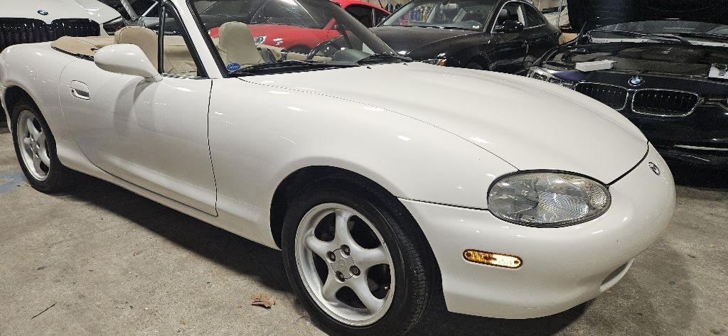 1999 Mazda MX-5 Base