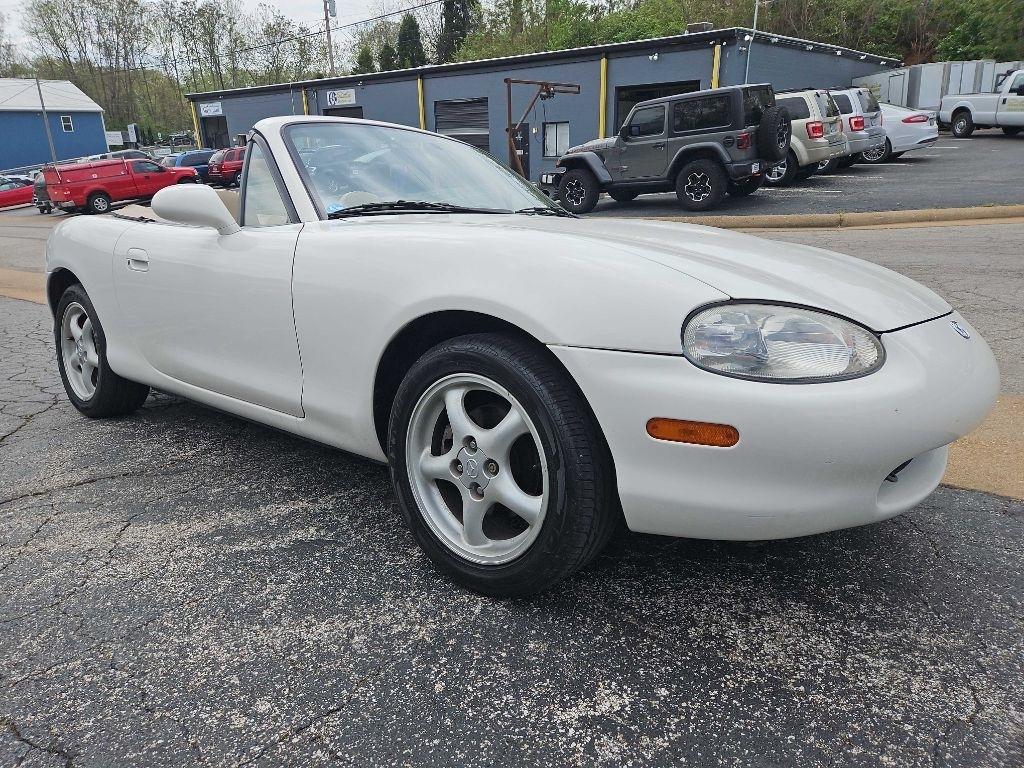 Mazda MX-5 Miata Base 1999