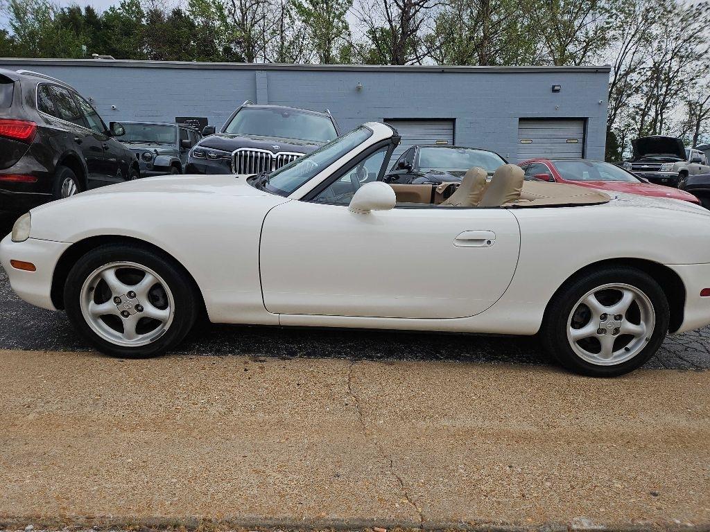 Mazda MX-5 Miata Base 1999