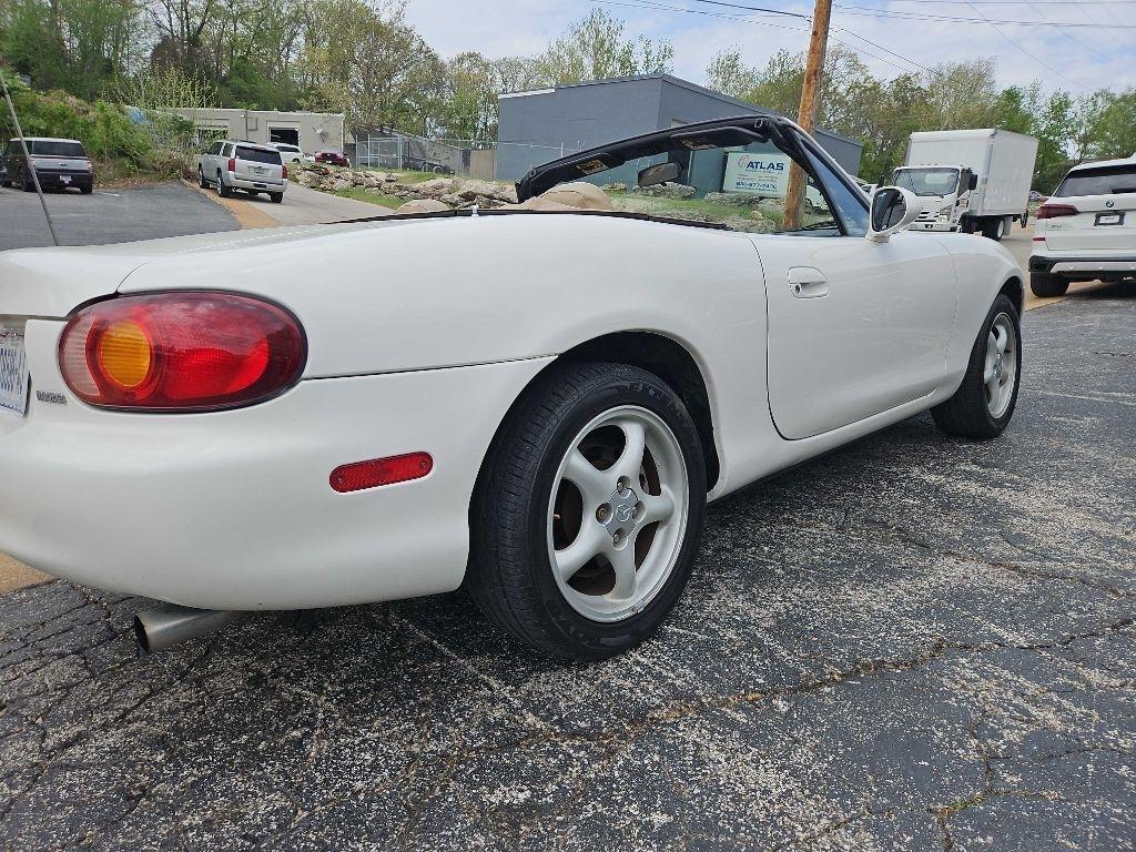 Mazda MX-5 Miata Base 1999