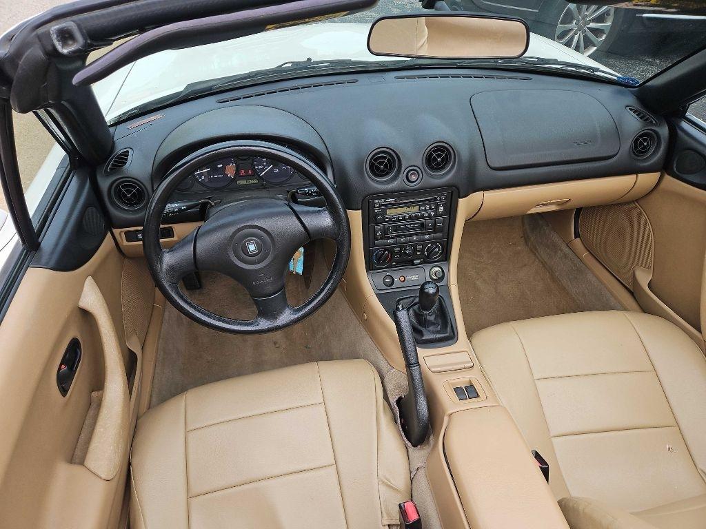 Mazda MX-5 Miata Base 1999