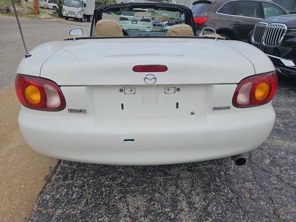 Mazda MX-5 Miata Base 1999