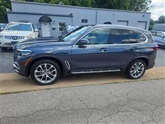 2021 BMW X5  2021 BMW X5
