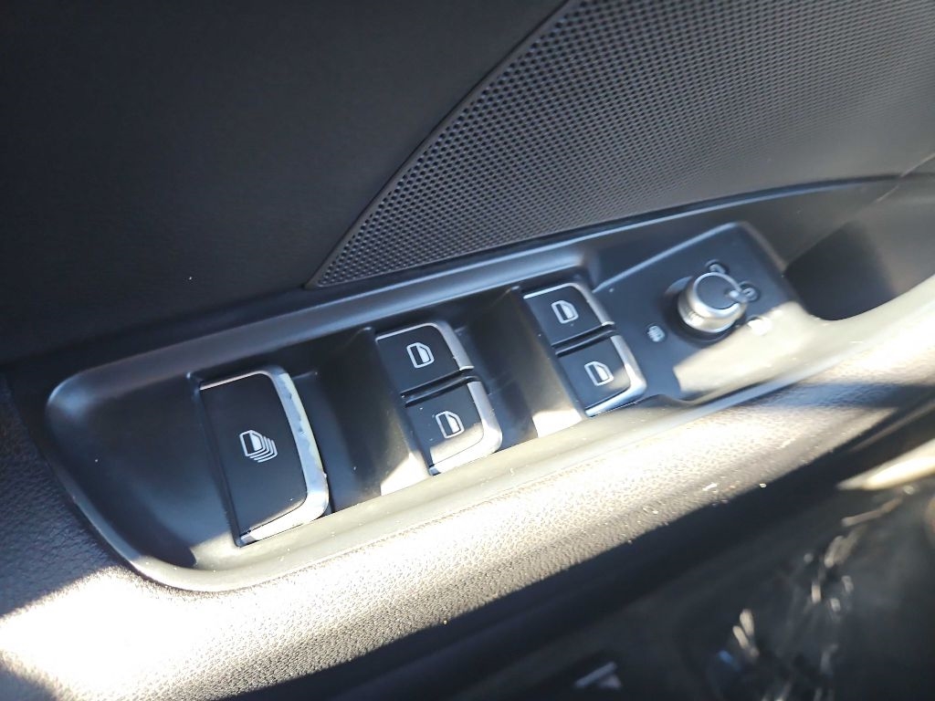 Audi A3 2dr Cabriolet quattro 2.0T Premium 2016