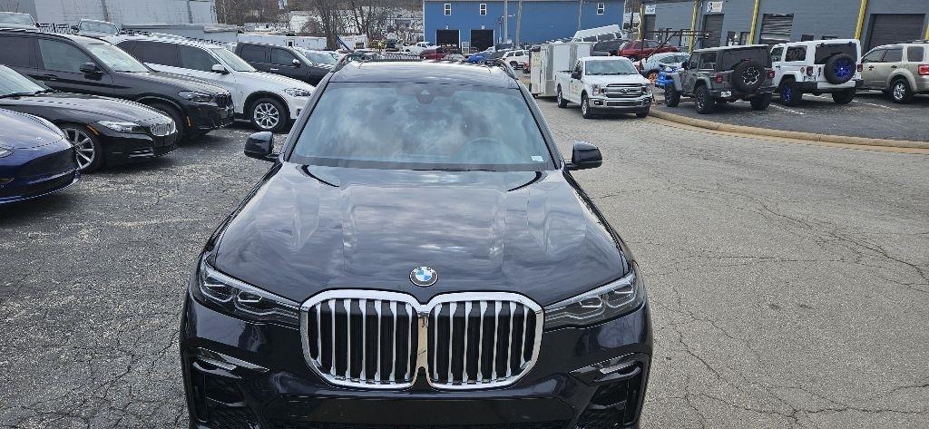 BMW X7 xDrive40i Sports Activity Vehicle 2021