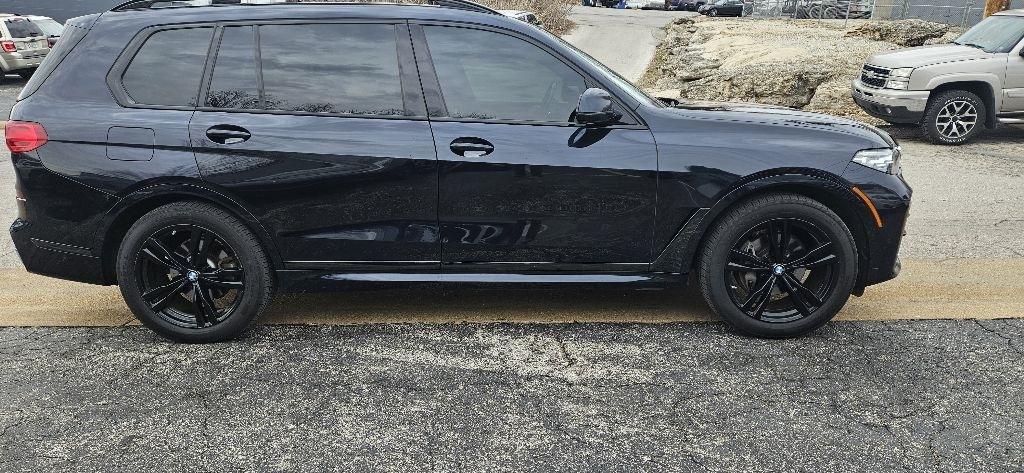 BMW X7 xDrive40i Sports Activity Vehicle 2021