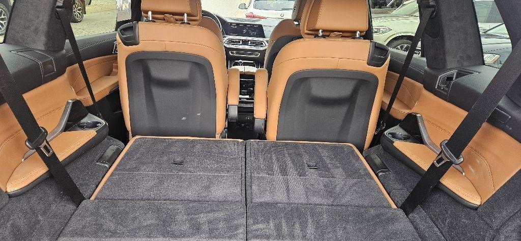 BMW X7 xDrive40i Sports Activity Vehicle 2021