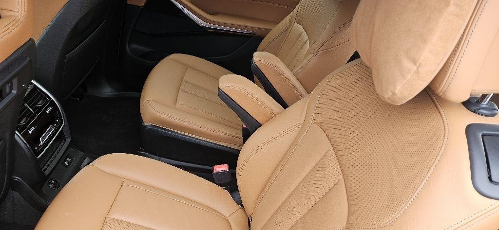 BMW X7 xDrive40i Sports Activity Vehicle 2021