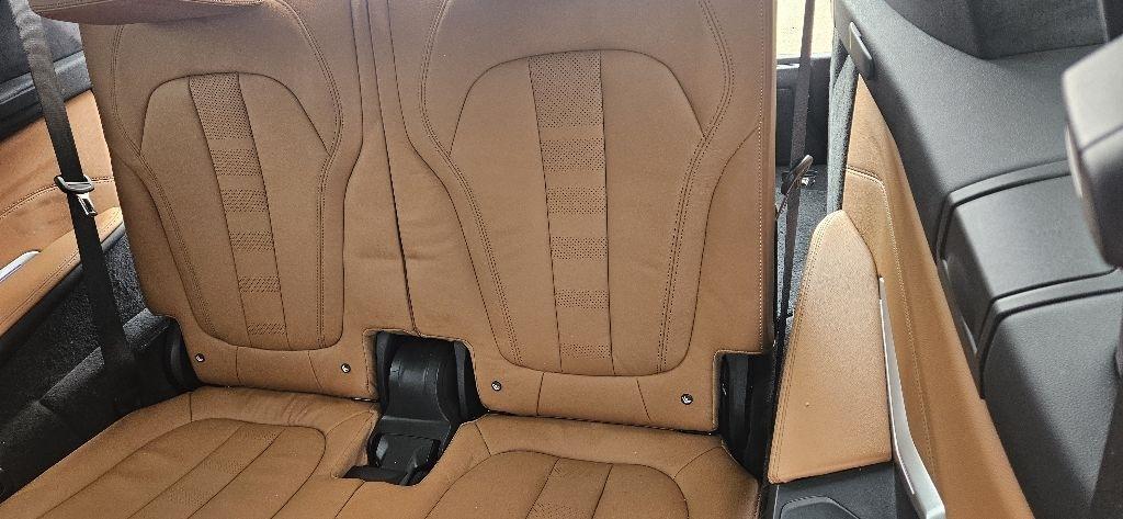 BMW X7 xDrive40i Sports Activity Vehicle 2021