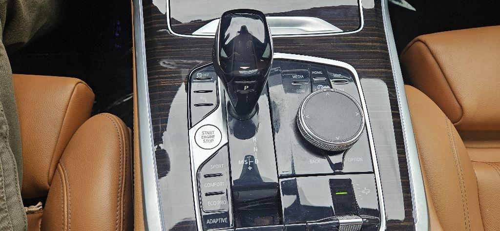 BMW X7 xDrive40i Sports Activity Vehicle 2021