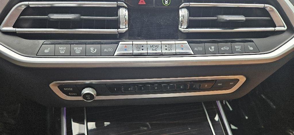 BMW X7 xDrive40i Sports Activity Vehicle 2021