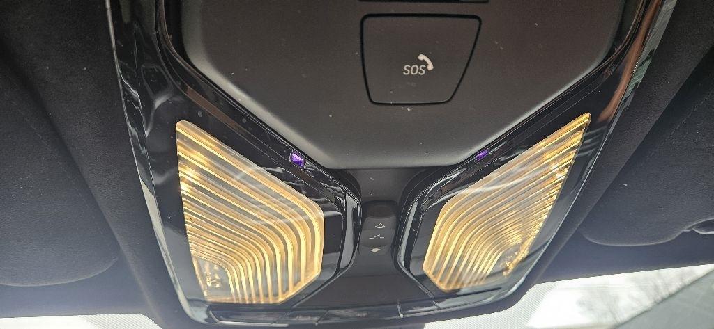 BMW X7 xDrive40i Sports Activity Vehicle 2021