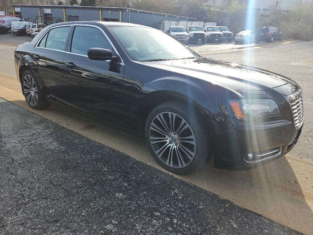 Chrysler 300 4dr Sdn 300S RWD 2013