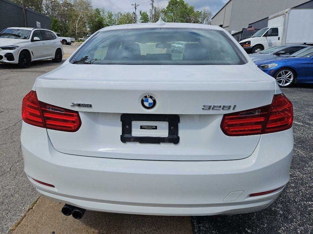 BMW 3 Series 4dr Sdn 328i xDrive AWD 2014