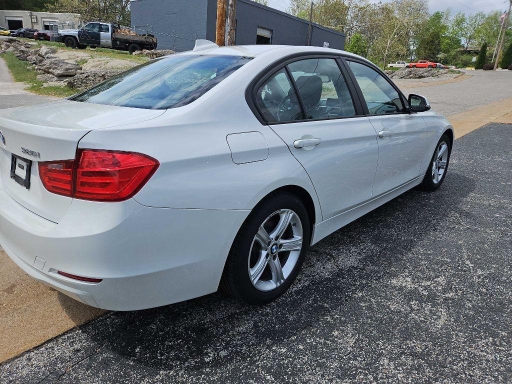 BMW 3 Series 4dr Sdn 328i xDrive AWD 2014