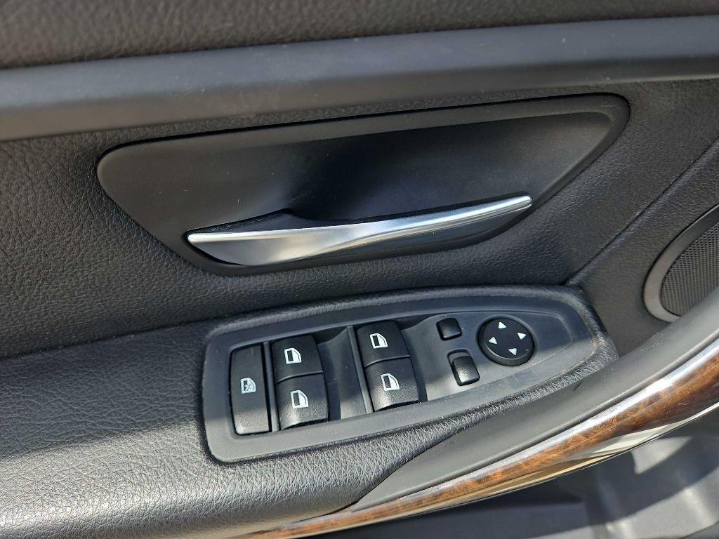 BMW 3 Series 4dr Sdn 328i xDrive AWD 2014