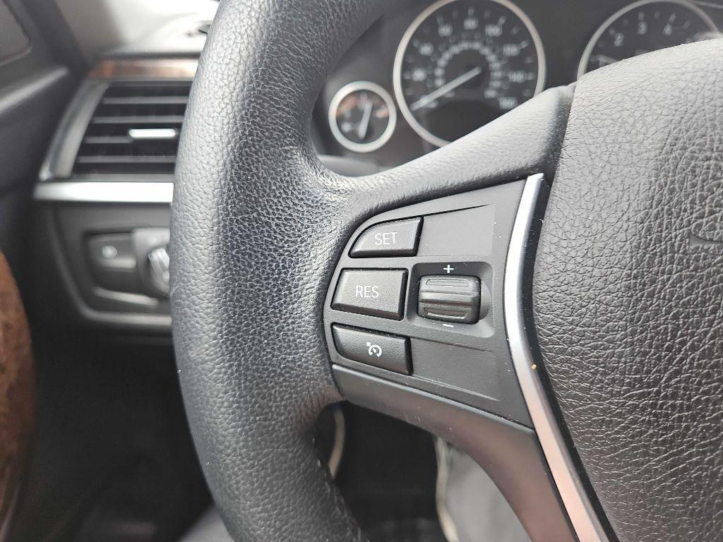 BMW 3 Series 4dr Sdn 328i xDrive AWD 2014