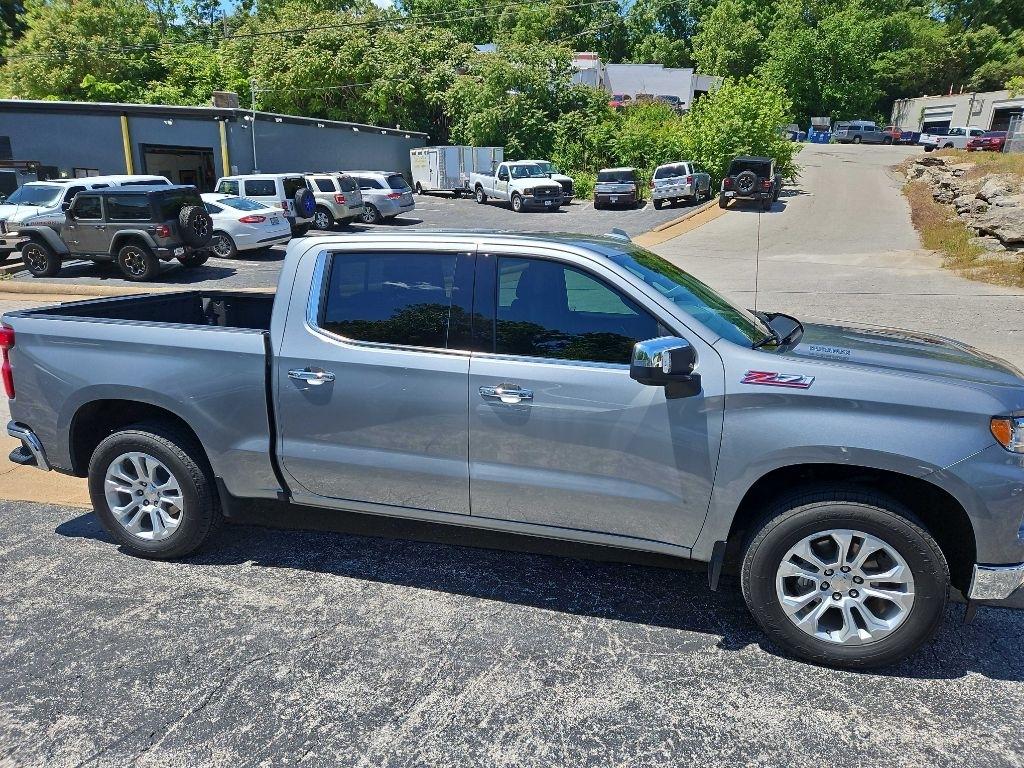Chevrolet Silverado 1500 4WD Crew Cab 147" LTZ 2023