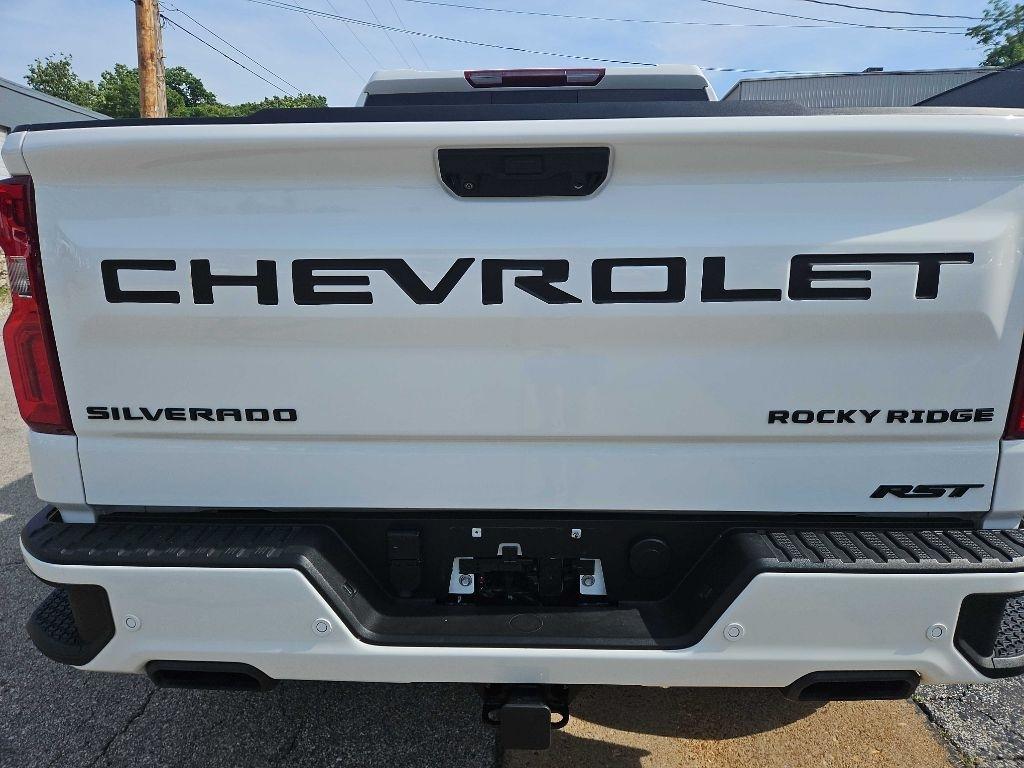 Chevrolet Silverado 1500 4WD Crew Cab 147" RST 2023