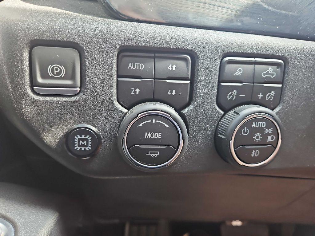 Chevrolet Silverado 1500 4WD Crew Cab 147" RST 2023