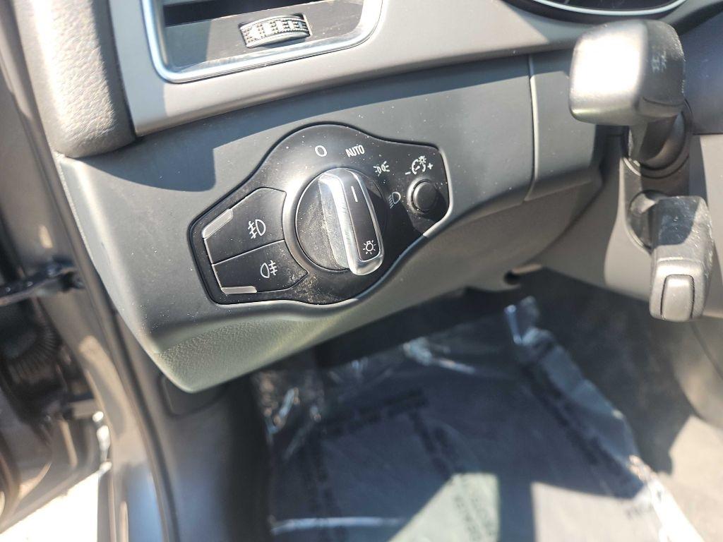 Audi A4 4dr Sdn Auto quattro 2.0T Premium 2013