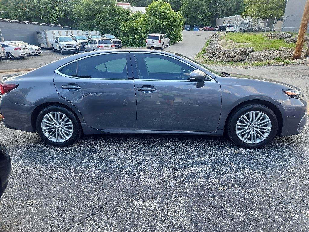 Lexus ES 350 4dr Sdn 2016