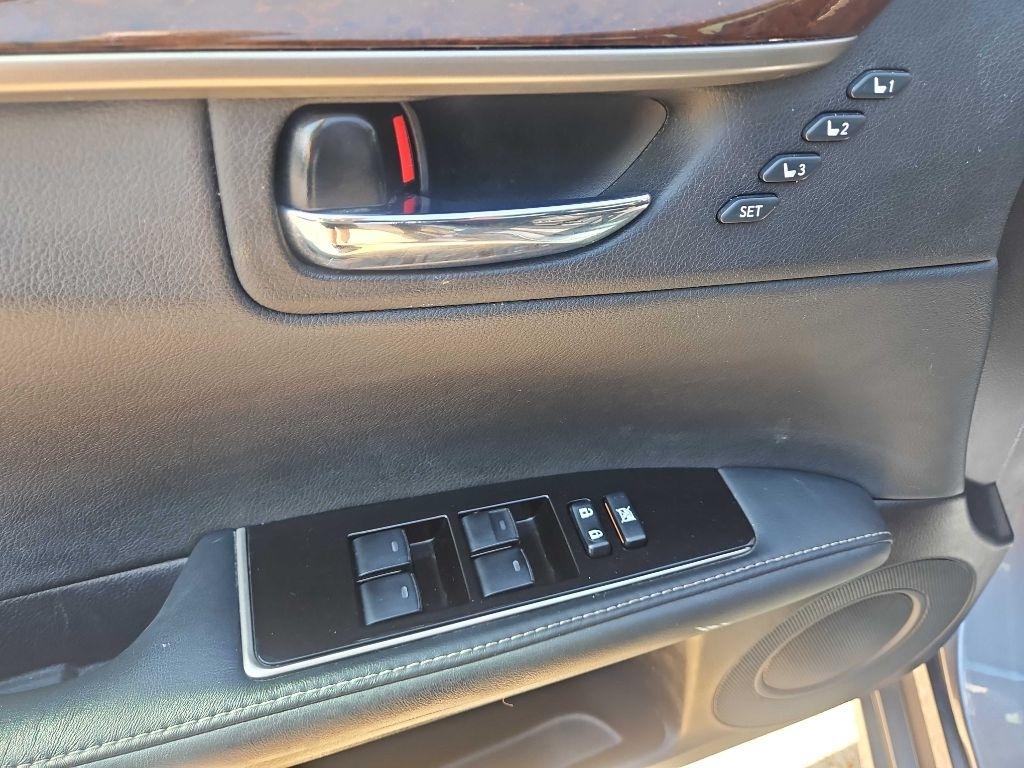 Lexus ES 350 4dr Sdn 2016
