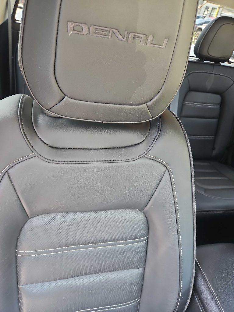 GMC Canyon 4WD Crew Cab 141" Denali 2020