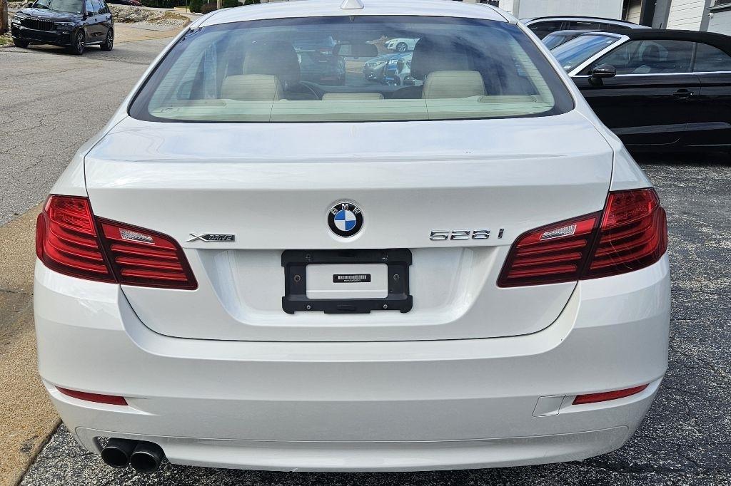 BMW 528i photo 7