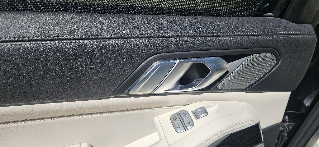 BMW X7 photo 16