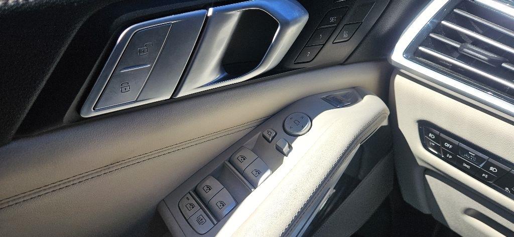 BMW X7 photo 28