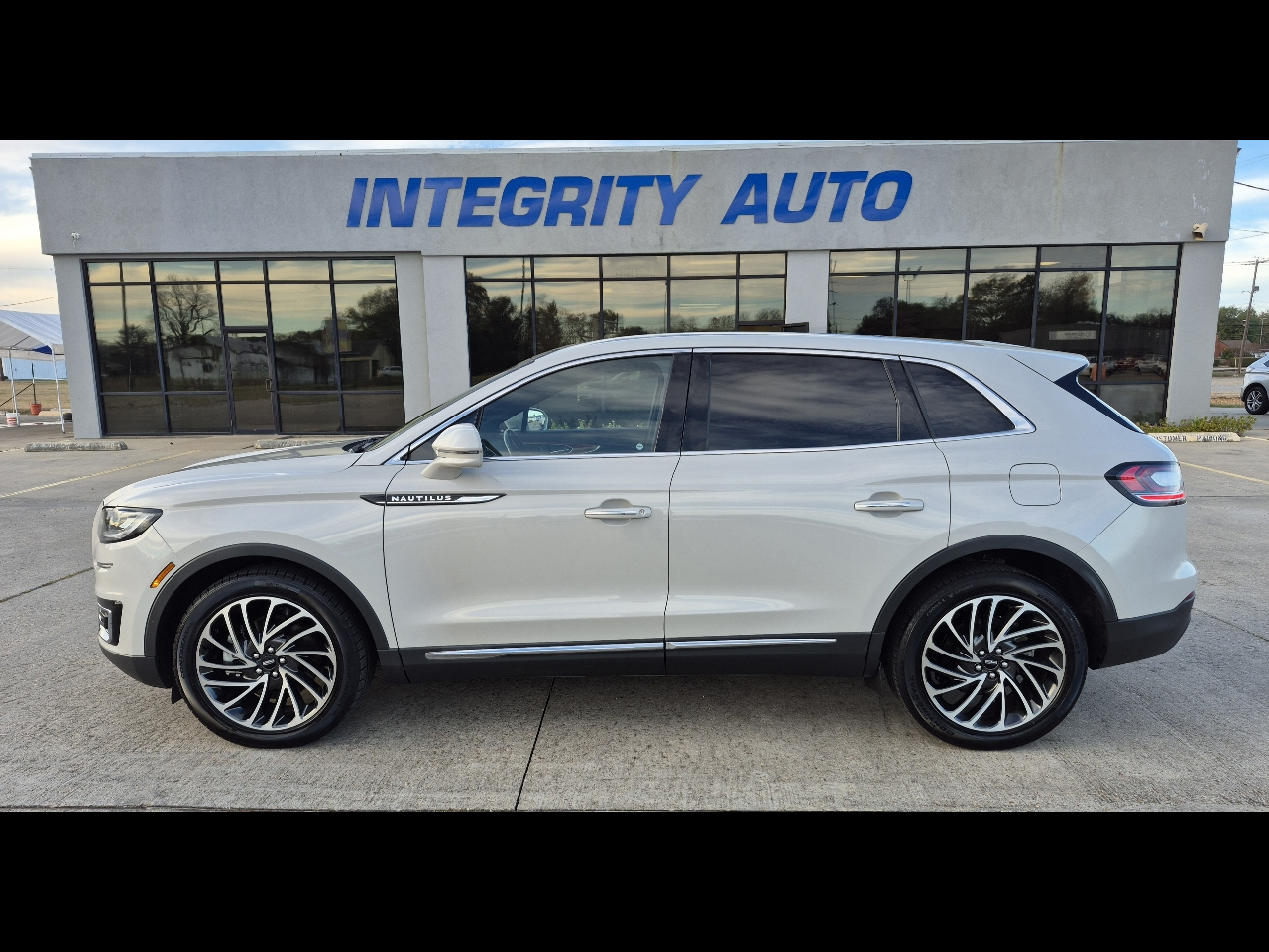 2019 Lincoln Nautilus Reserve's photo