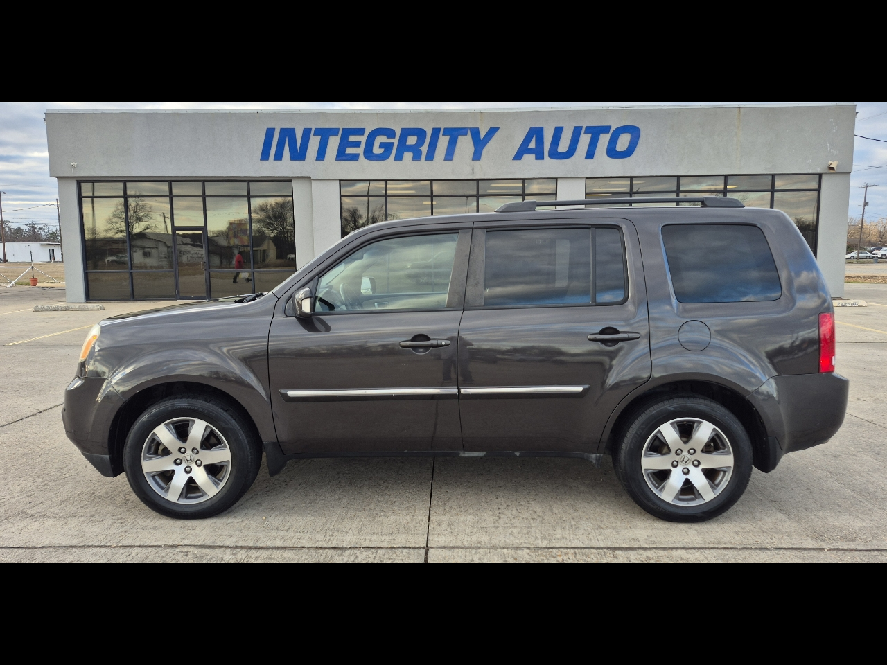2013 Honda Pilot 2WD 4dr Touring w/RES & Navi